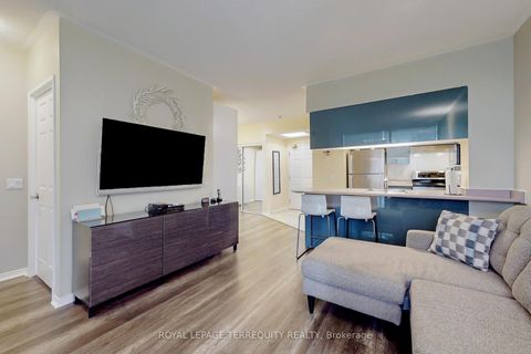 Photo 10 at 213 - 7398 Yonge Street, Yorkhill, Vaughan