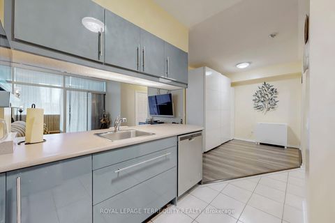 Photo 15 at 213 - 7398 Yonge Street, Yorkhill, Vaughan