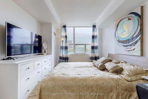 Photo 18 at 213 - 7398 Yonge Street, Yorkhill, Vaughan