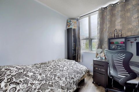 Photo 19 at 213 - 7398 Yonge Street, Yorkhill, Vaughan