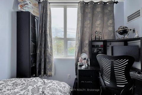 Photo 20 at 213 - 7398 Yonge Street, Yorkhill, Vaughan
