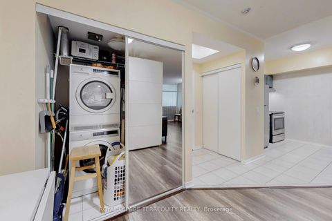Photo 25 at 213 - 7398 Yonge Street, Yorkhill, Vaughan