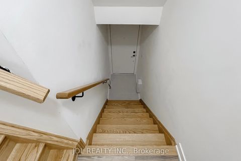 Photo 10 at 112 - 370 D Red Maple Road, Langstaff, Richmond Hill