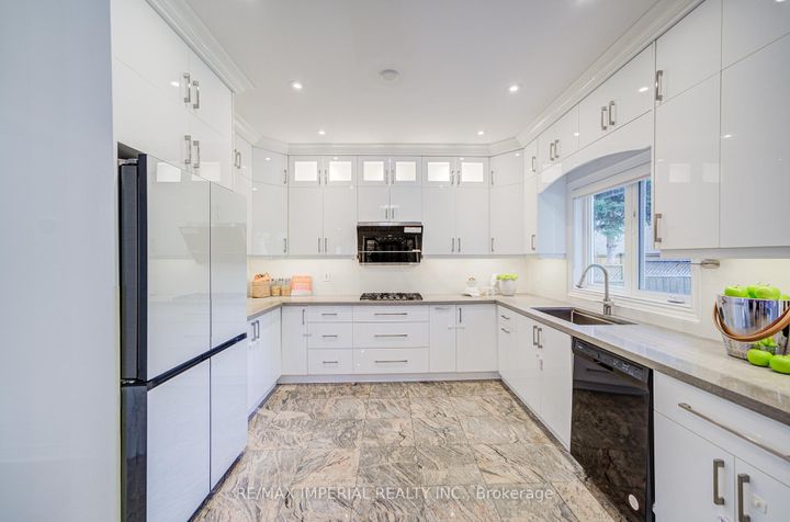 Photo 16 at 206 Hollywood Avenue, Willowdale East, Toronto