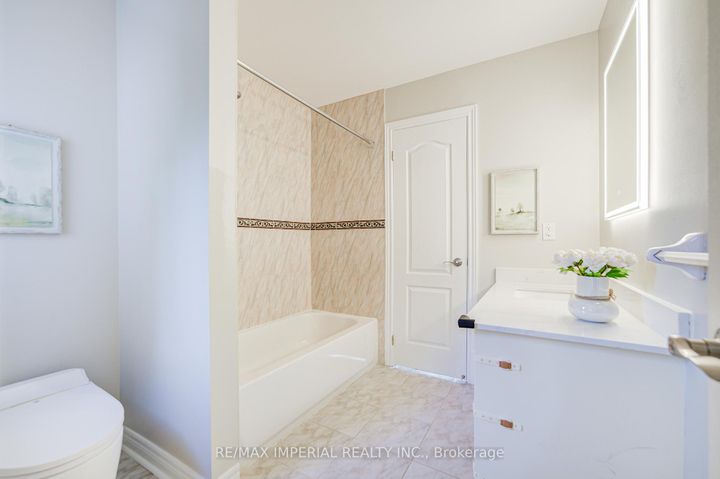 Photo 37 at 206 Hollywood Avenue, Willowdale East, Toronto