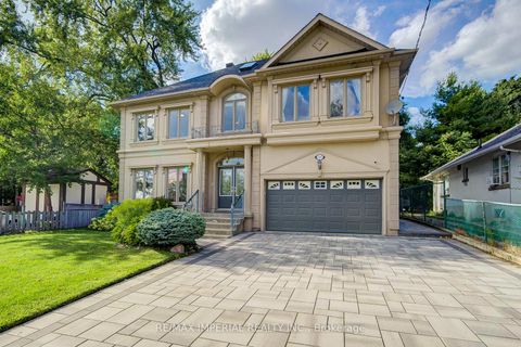 Photo 2 at 206 Hollywood Avenue, Willowdale East, Toronto
