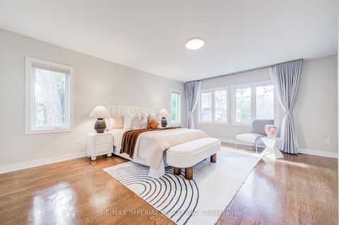 Photo 28 at 206 Hollywood Avenue, Willowdale East, Toronto