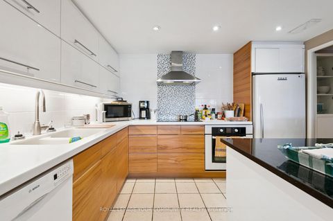 Photo 10 at 603 - 135 George Street S, Waterfront Communities C8, Toronto Photo 10 at 603 - 135 George Street S, Waterfront Communities C8, Toronto