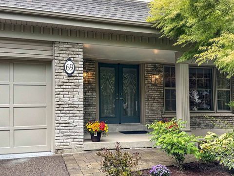 Photo 1 at 69 Tanbark Crescent, Don Mills, Toronto