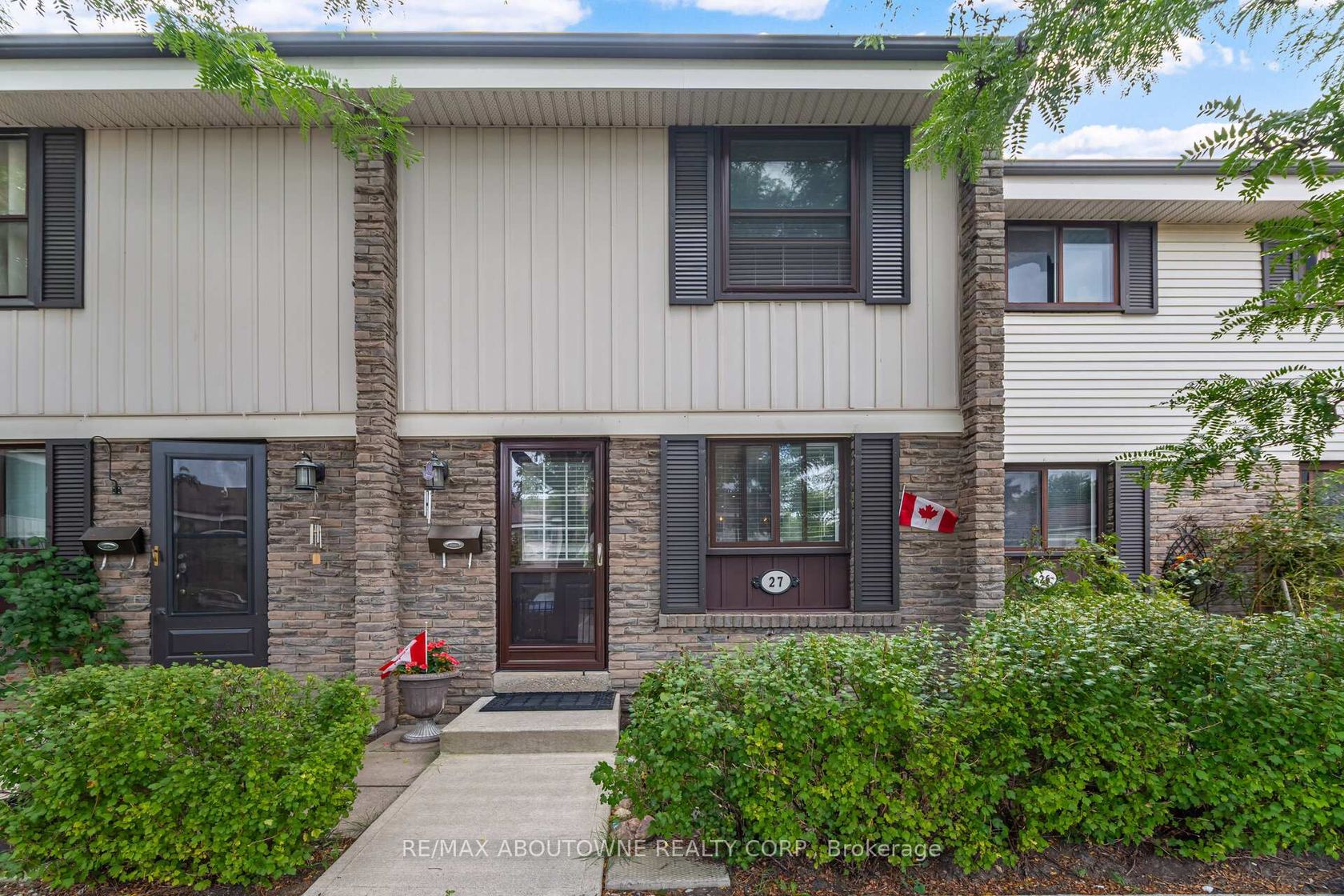 27 - 2779 Gananoque Drive, Meadowvale, Mississauga by Loree Meneguzzi Real Estate 27 - 2779 Gananoque Drive, Meadowvale, Mississauga