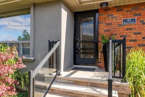 Photo 2 at 47 Brenda Crescent, Kennedy Park, Toronto