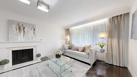 Photo 4 at 9 Carluke Crescent, Windfields, Toronto