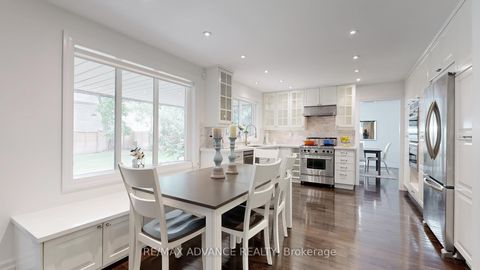 Photo 9 at 9 Carluke Crescent, Windfields, Toronto