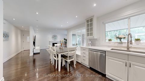 Photo 10 at 9 Carluke Crescent, Windfields, Toronto