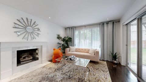 Photo 13 at 9 Carluke Crescent, Windfields, Toronto