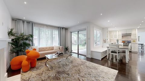 Photo 14 at 9 Carluke Crescent, Windfields, Toronto