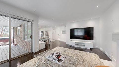 Photo 16 at 9 Carluke Crescent, Windfields, Toronto