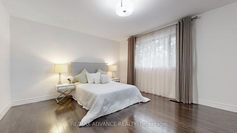 Photo 28 at 9 Carluke Crescent, Windfields, Toronto