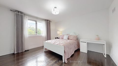 Photo 30 at 9 Carluke Crescent, Windfields, Toronto