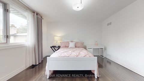 Photo 31 at 9 Carluke Crescent, Windfields, Toronto