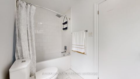 Photo 34 at 9 Carluke Crescent, Windfields, Toronto