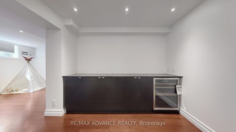 Photo 36 at 9 Carluke Crescent, Windfields, Toronto