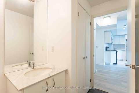 Photo 8 at 717 - 55 East Liberty Street, Niagara, Toronto