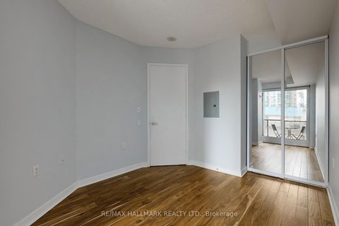 Photo 14 at 1403 - 85 Bloor Street E, Yonge Corridor, Toronto Photo 14 at 1403 - 85 Bloor Street E, Yonge Corridor, Toronto