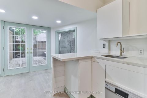 Photo 1 at 990 Dovercourt Road, Junction, Toronto