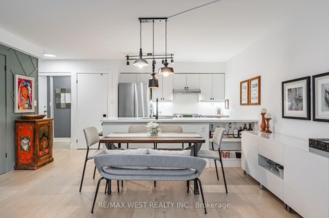 Photo 2 at 430 - 139 Merton Street, Mount Pleasant West, Toronto