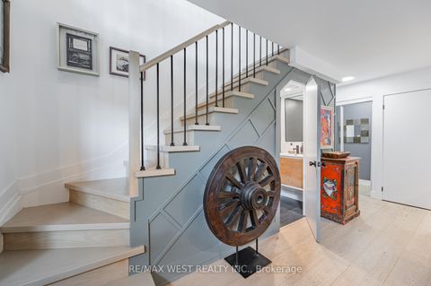 Photo 3 at 430 - 139 Merton Street, Mount Pleasant West, Toronto