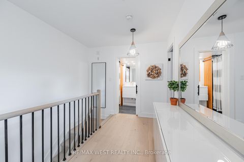 Photo 7 at 430 - 139 Merton Street, Mount Pleasant West, Toronto