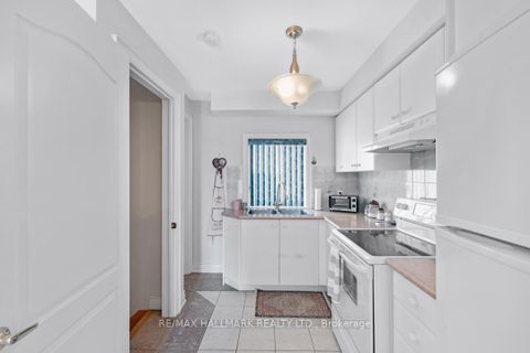 Photo 34 at 76 Deerchase Circle, Islington Woods, Vaughan