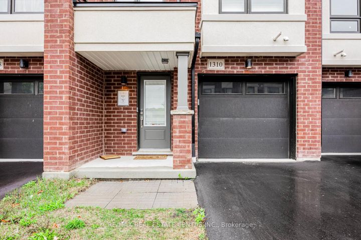 Photo 2 at 1310 Bradenton Path, Eastdale, Oshawa