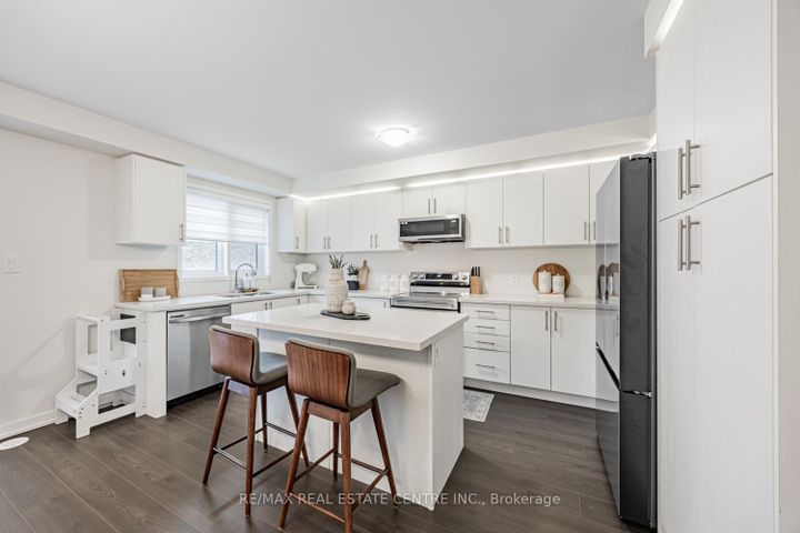 Photo 8 at 1310 Bradenton Path, Eastdale, Oshawa
