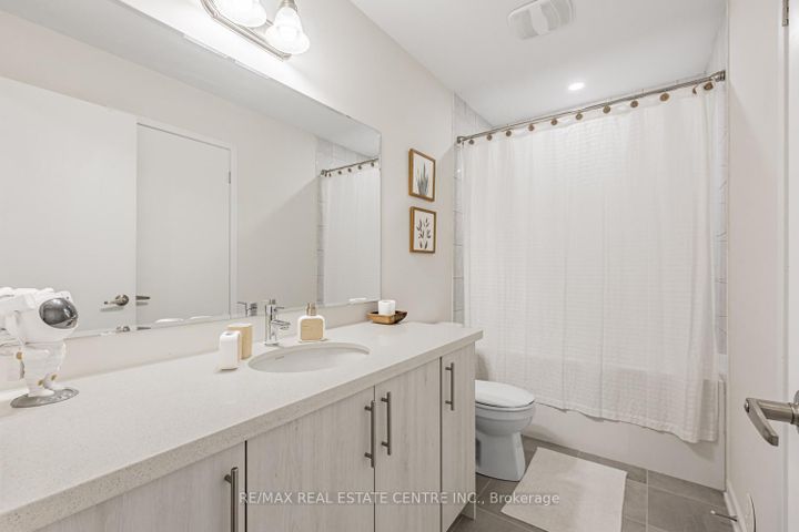 Photo 35 at 1310 Bradenton Path, Eastdale, Oshawa