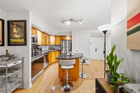 Photo 5 at 343 - 250 Wellington Street W, Waterfront Communities C1, Toronto