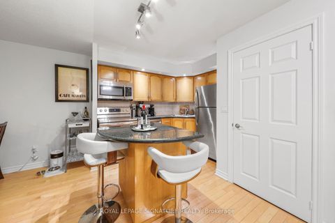 Photo 6 at 343 - 250 Wellington Street W, Waterfront Communities C1, Toronto