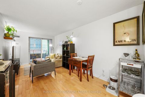 Photo 8 at 343 - 250 Wellington Street W, Waterfront Communities C1, Toronto