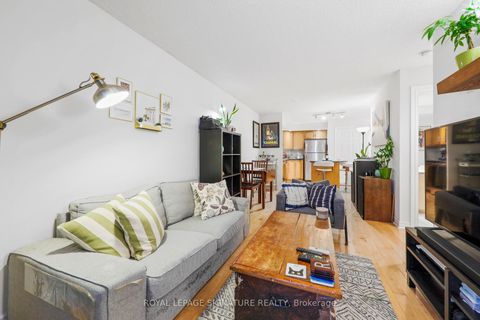 Photo 11 at 343 - 250 Wellington Street W, Waterfront Communities C1, Toronto