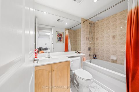 Photo 12 at 343 - 250 Wellington Street W, Waterfront Communities C1, Toronto