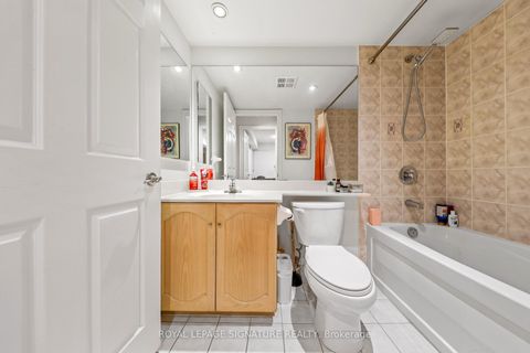 Photo 13 at 343 - 250 Wellington Street W, Waterfront Communities C1, Toronto