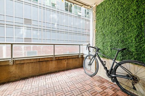 Photo 19 at 343 - 250 Wellington Street W, Waterfront Communities C1, Toronto