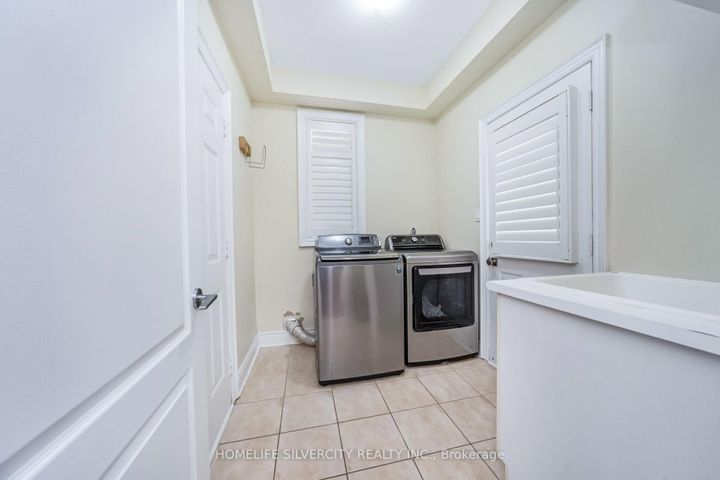 Photo 16 at 1587 Hallstone Road, Bram West, Brampton