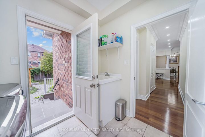 Photo 17 at 1587 Hallstone Road, Bram West, Brampton