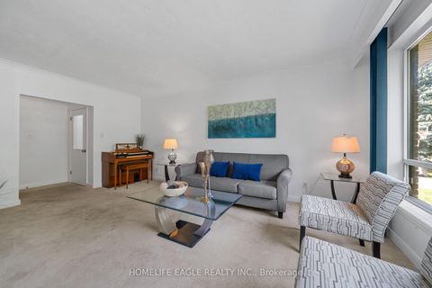 Photo 4 at 50 Tormore Drive, Crosby, Richmond Hill