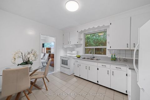 Photo 7 at 50 Tormore Drive, Crosby, Richmond Hill
