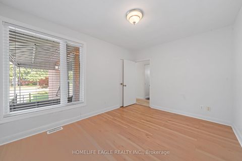 Photo 11 at 50 Tormore Drive, Crosby, Richmond Hill