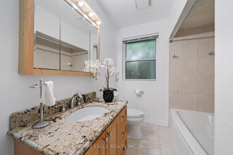 Photo 13 at 50 Tormore Drive, Crosby, Richmond Hill