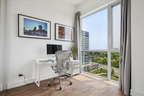 Photo 8 at 1010 - 75 The Donway W, Don Mills, Toronto